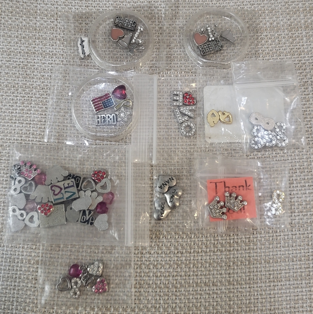 Living Locket Petite Memory Charms Floating NWOT‎ Lot Of 67 Pieces Jewelry